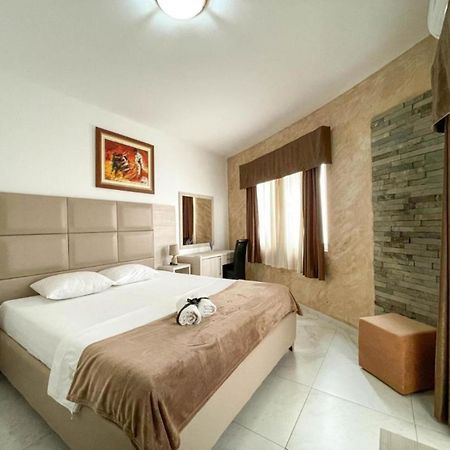 Imperial Hotel Ulcinj Bagian luar foto