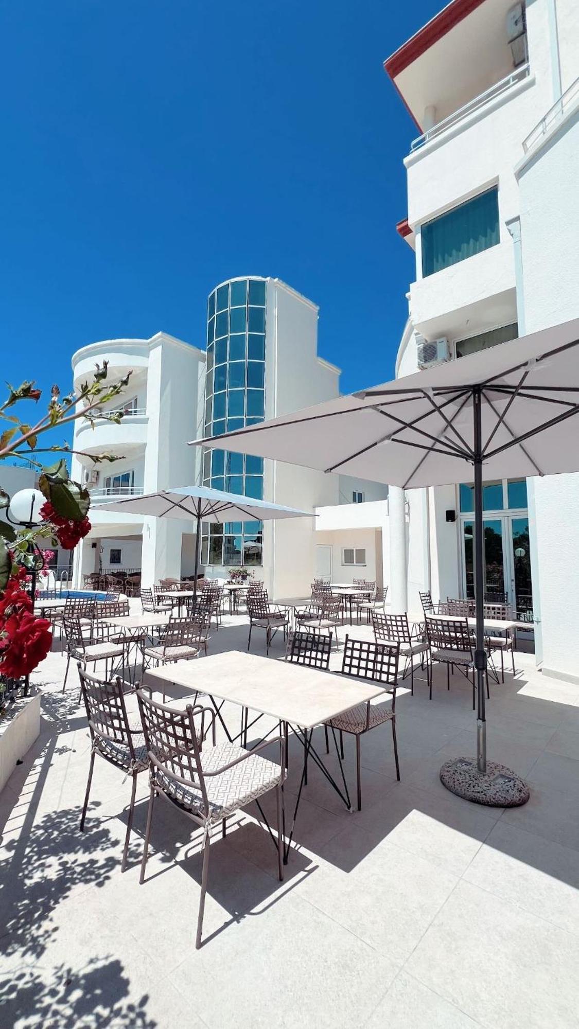 Imperial Hotel Ulcinj Bagian luar foto