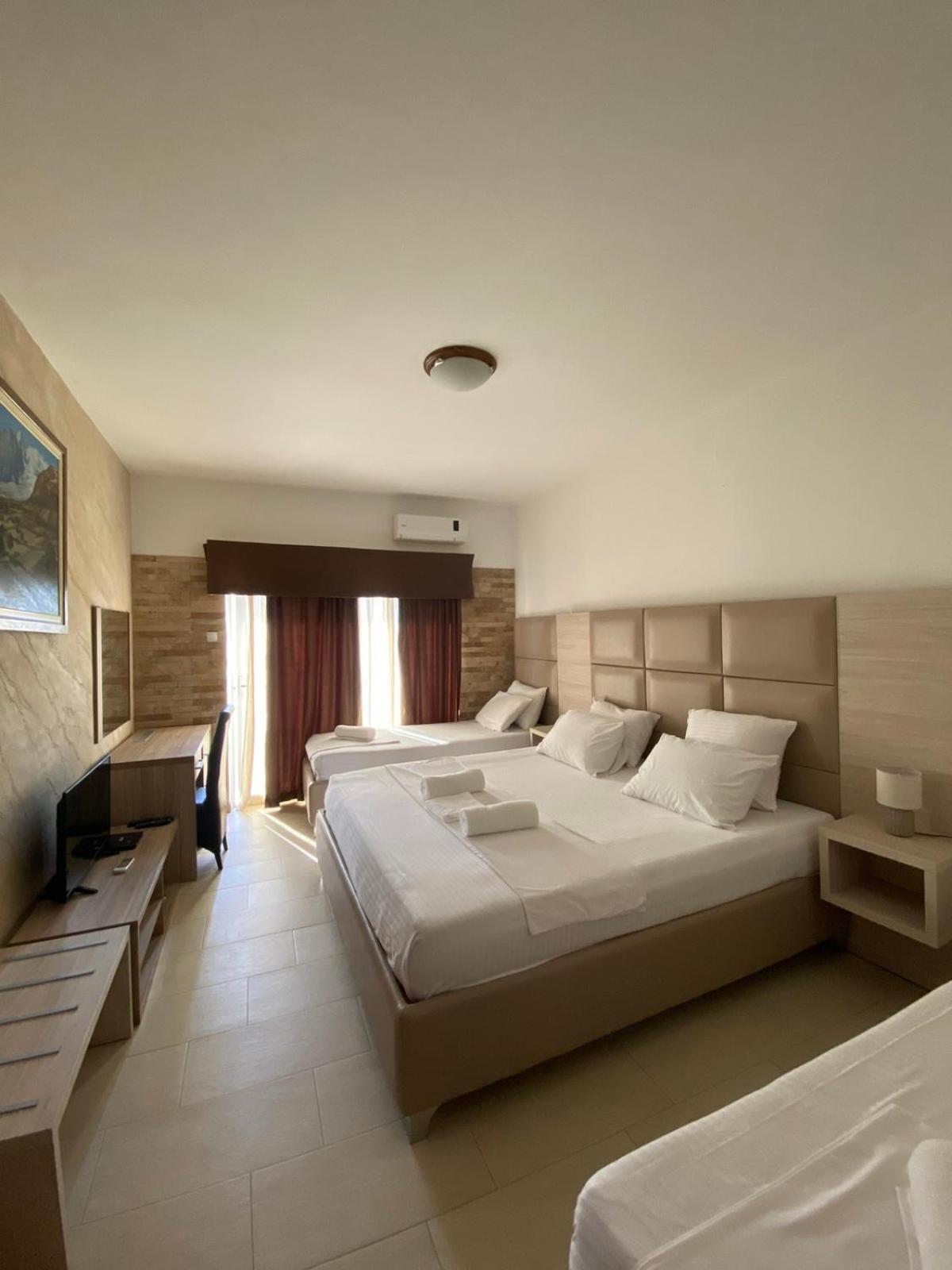 Imperial Hotel Ulcinj Bagian luar foto