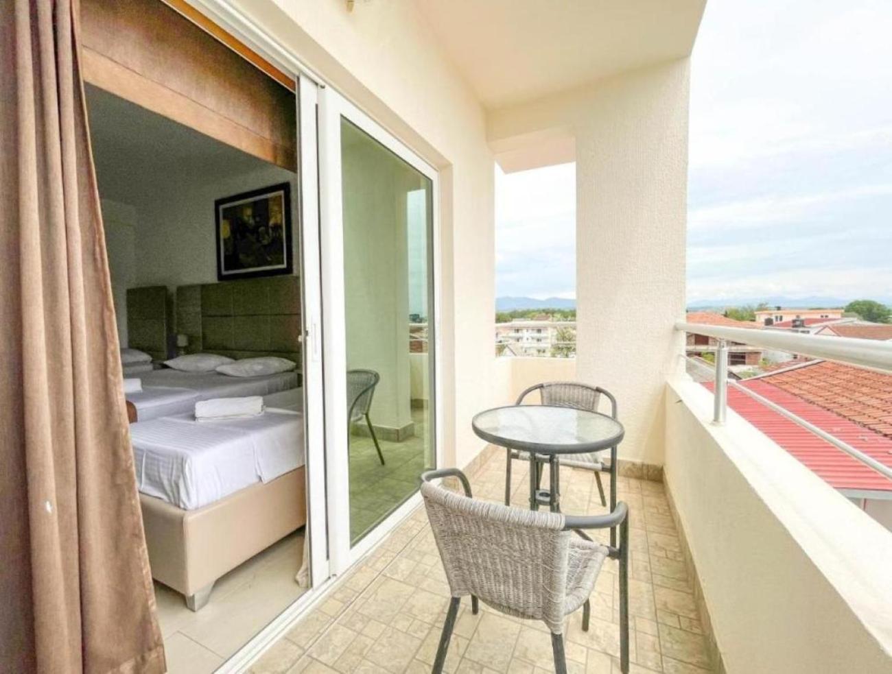 Imperial Hotel Ulcinj Bagian luar foto