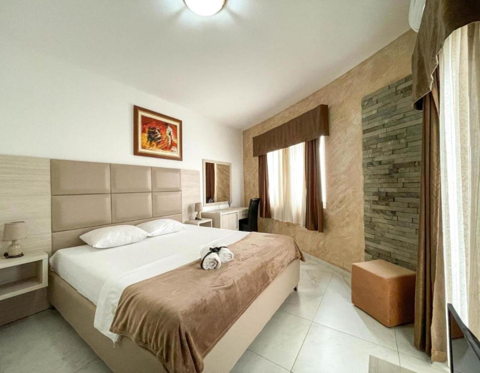 Imperial Hotel Ulcinj Bagian luar foto