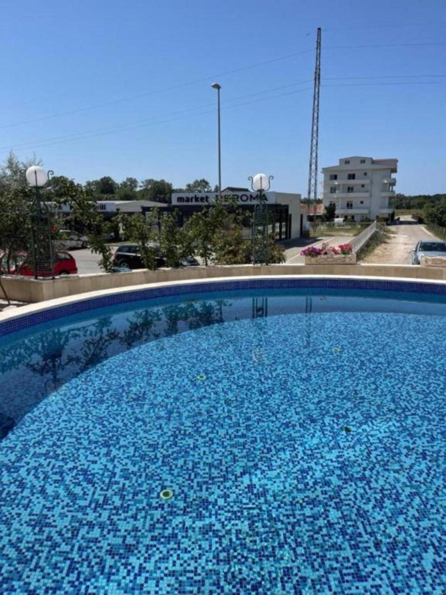 Imperial Hotel Ulcinj Bagian luar foto